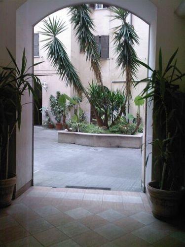 Roma Prince Inn Accommodation מראה חיצוני תמונה